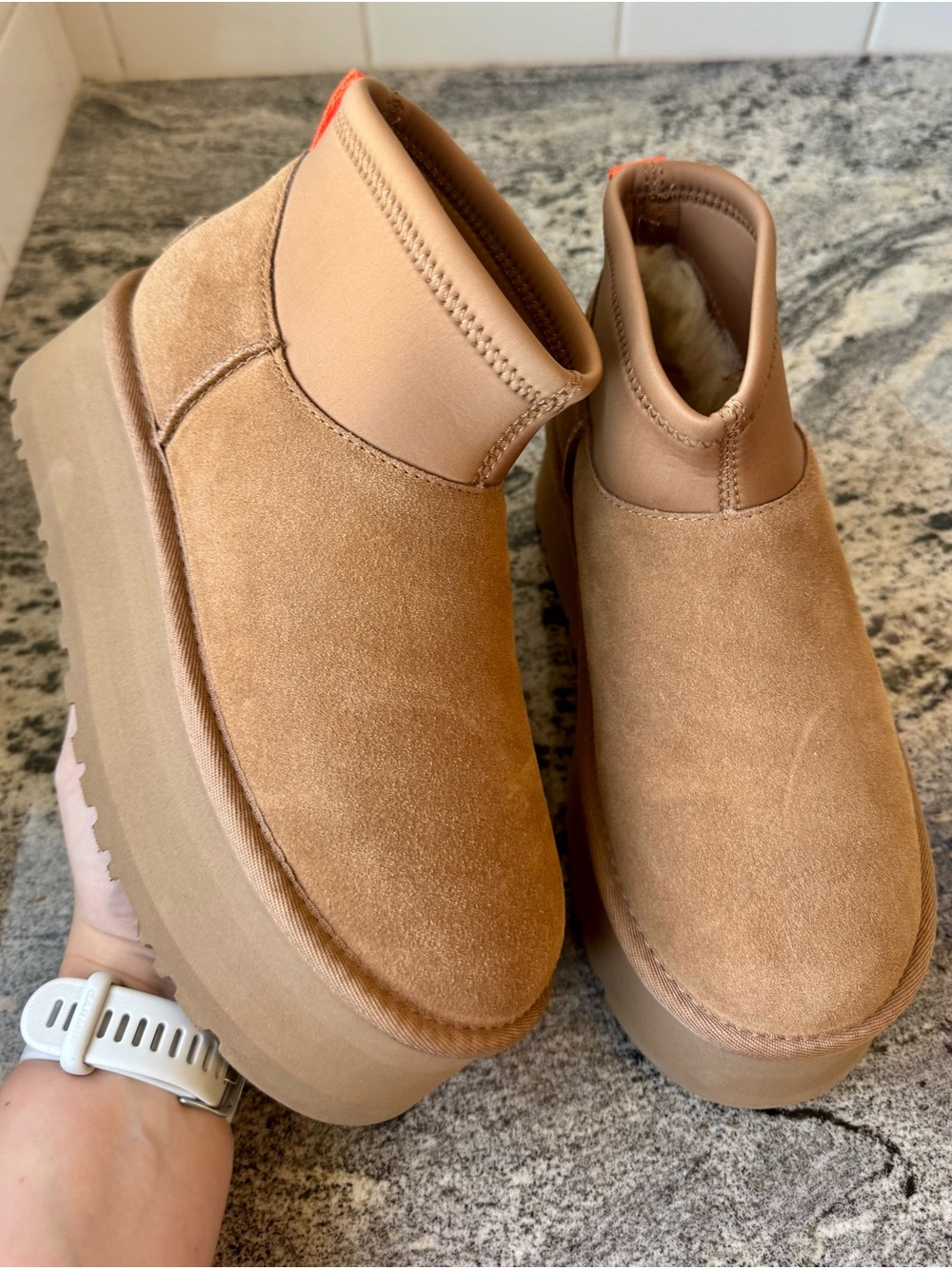 UGG Classic Mini Dipper Platform Boots in Chestnut. Size 6. New without box.